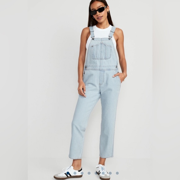 Old Navy Pants - NEW light denim overalls